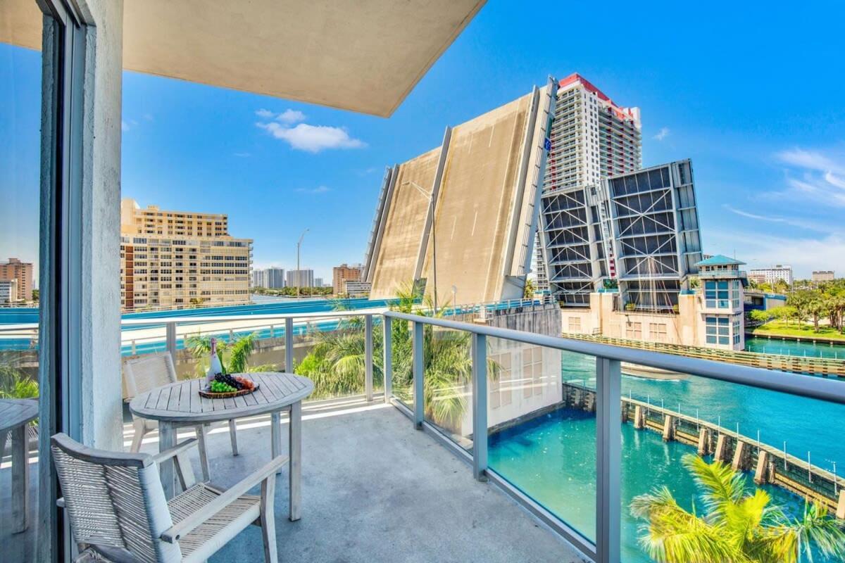 Luxury Amenities, Infinity Pool, Gym, Hot Tub Apartment Hollywood Exterior photo