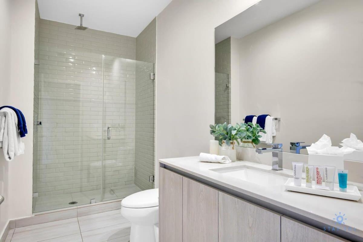 Luxury Amenities, Infinity Pool, Gym, Hot Tub Apartment Hollywood Exterior photo